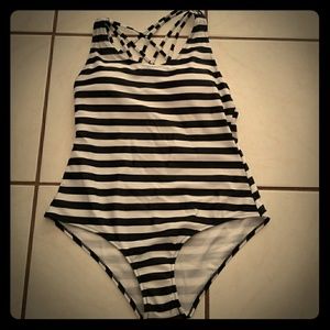 Women's bathing suit